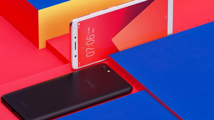 Vivo Y71 by Rich Nosworthy